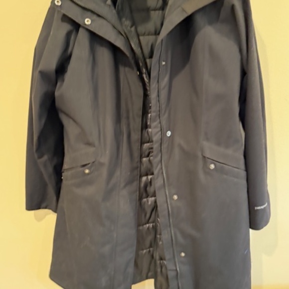 Patagonia women's Tres (3-in-1 parka) - Picture 8 of 9
